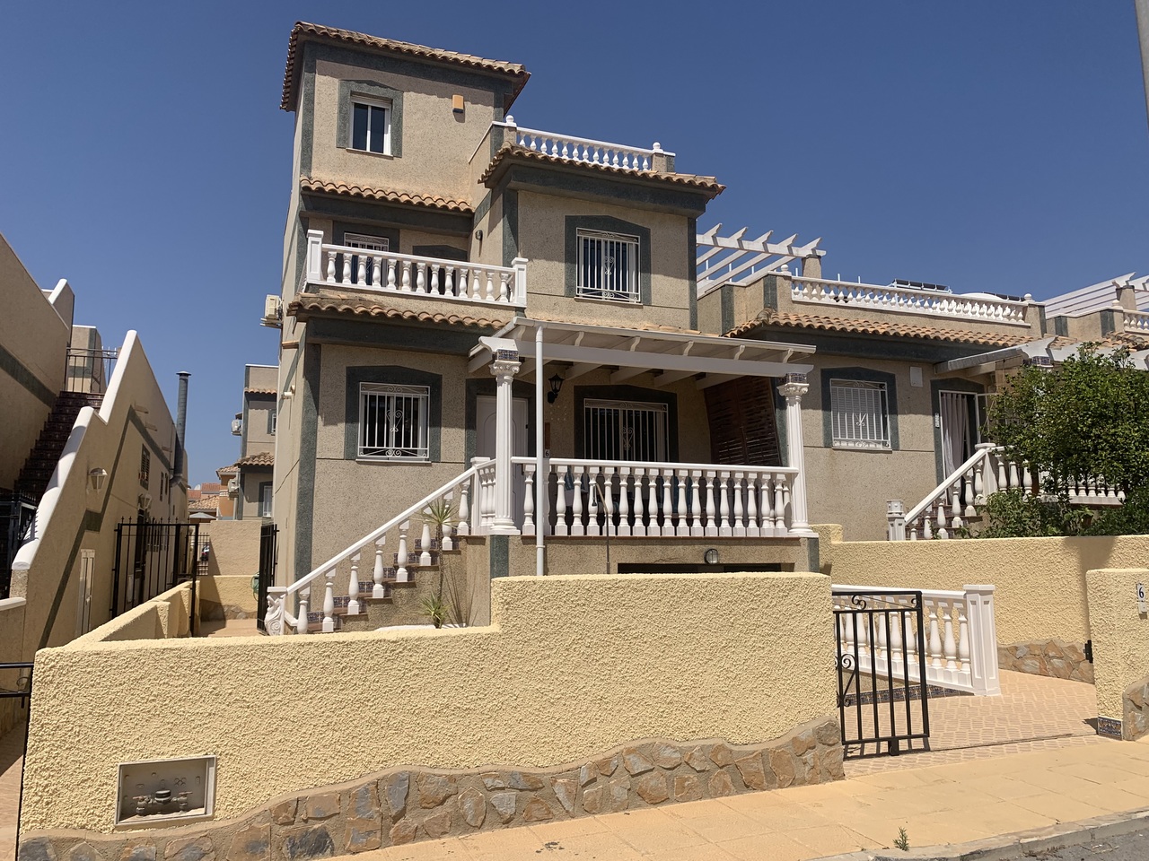 Villa in Villamartin, Alicante – ES174076