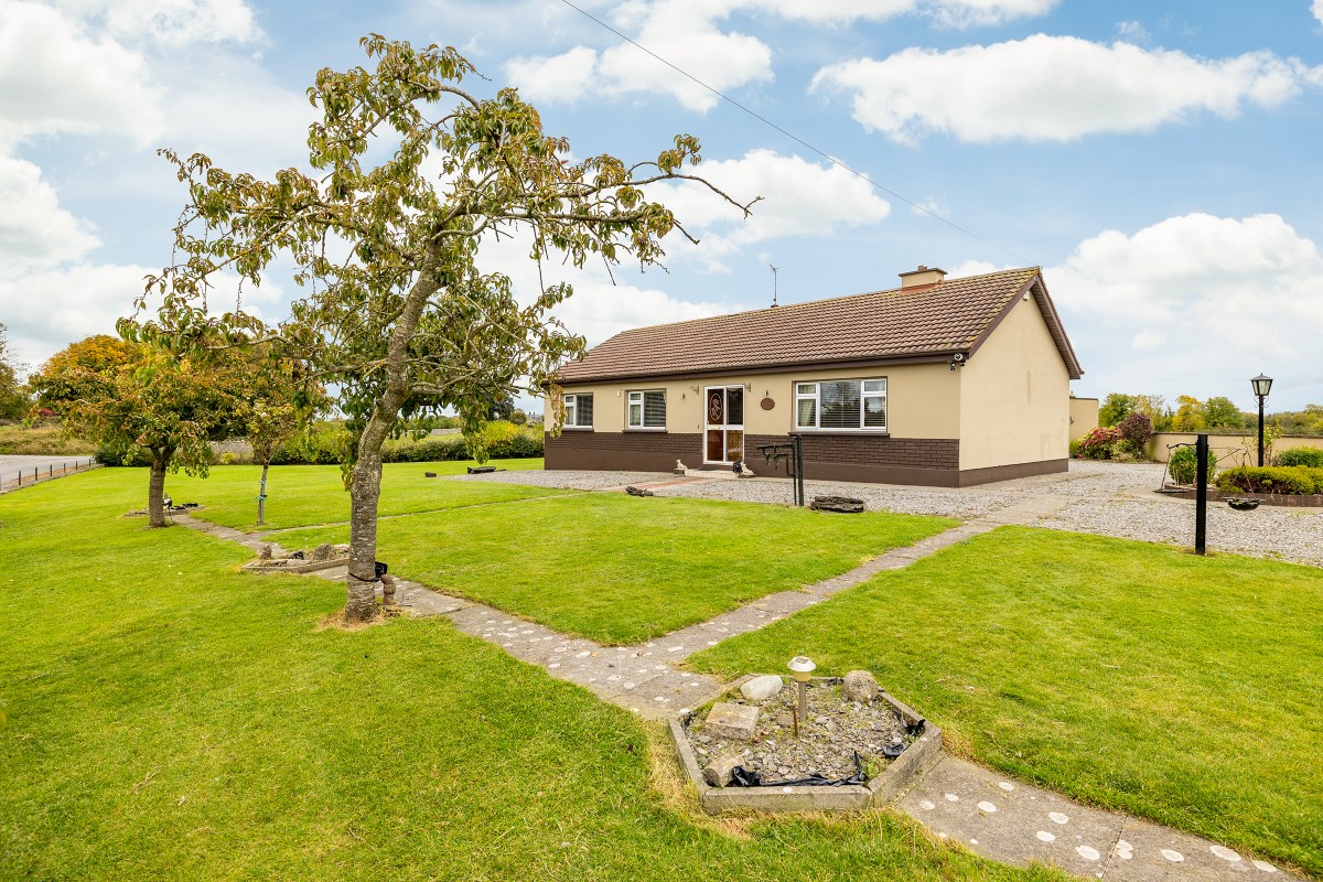 Hill View House, Ballyburely, Rhode, Co. Offaly R35NT99